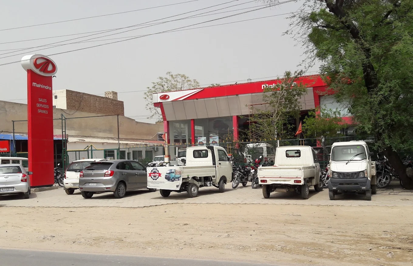 Mahindra VD Motors – SUV & Commercial Vehicle Showroom